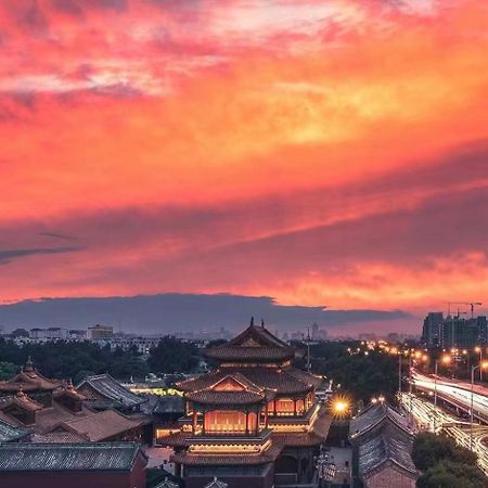 Happy Dragon Courtyard- Newly Renovated With French Windows, Near Tian'Anmen Forbidden City,Lama Temple And Heaven Temple, 3Minutes Walk From Subway,Fluent English Speaking With Tourist Sights Tickets Service ,Free Coffee &Laundry Service Beijing Exterior photo