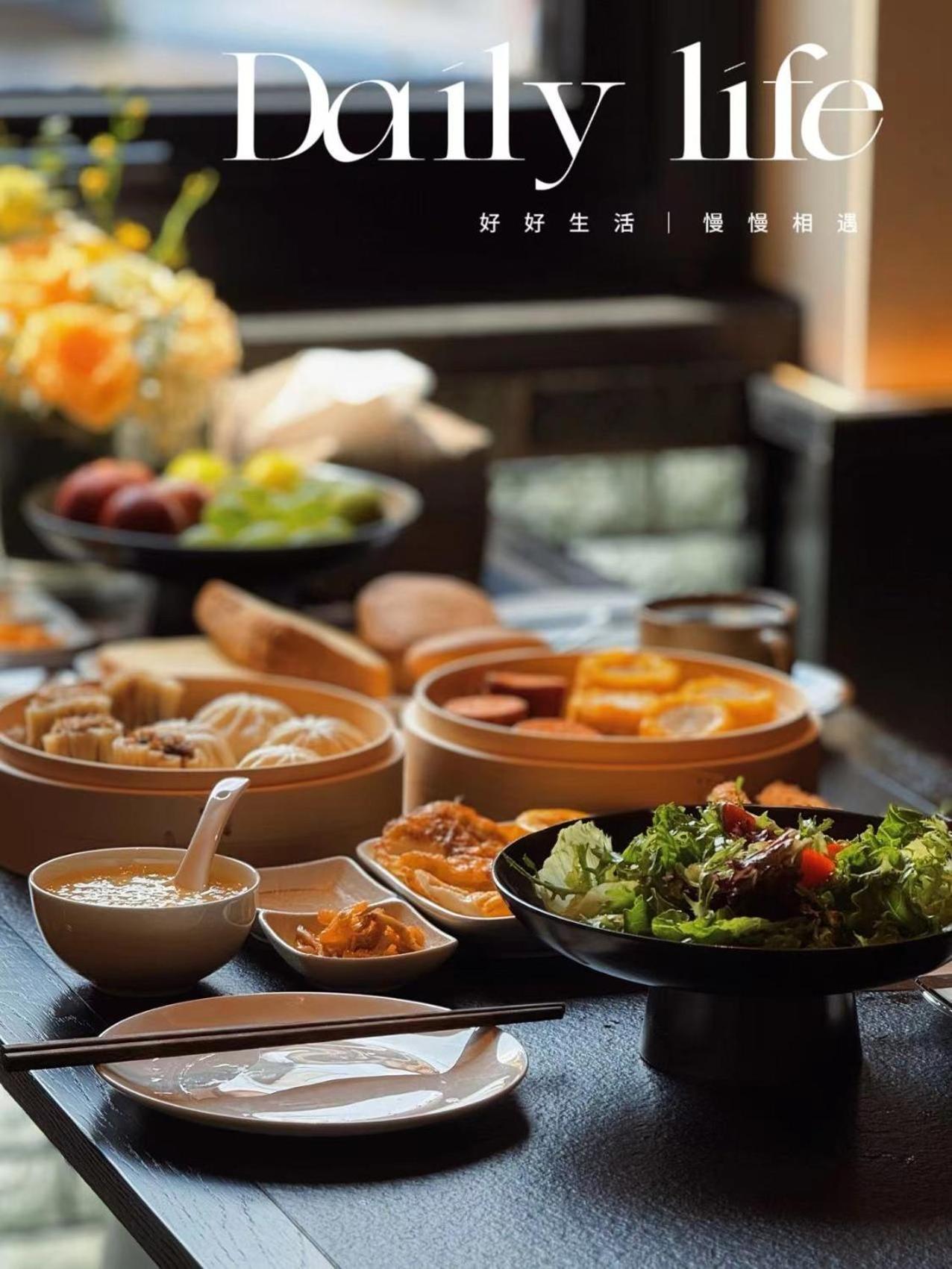 Happy Dragon Courtyard- Newly Renovated With French Windows, Near Tian'Anmen Forbidden City,Lama Temple And Heaven Temple, 3Minutes Walk From Subway,Fluent English Speaking With Tourist Sights Tickets Service ,Free Coffee &Laundry Service Beijing Exterior photo