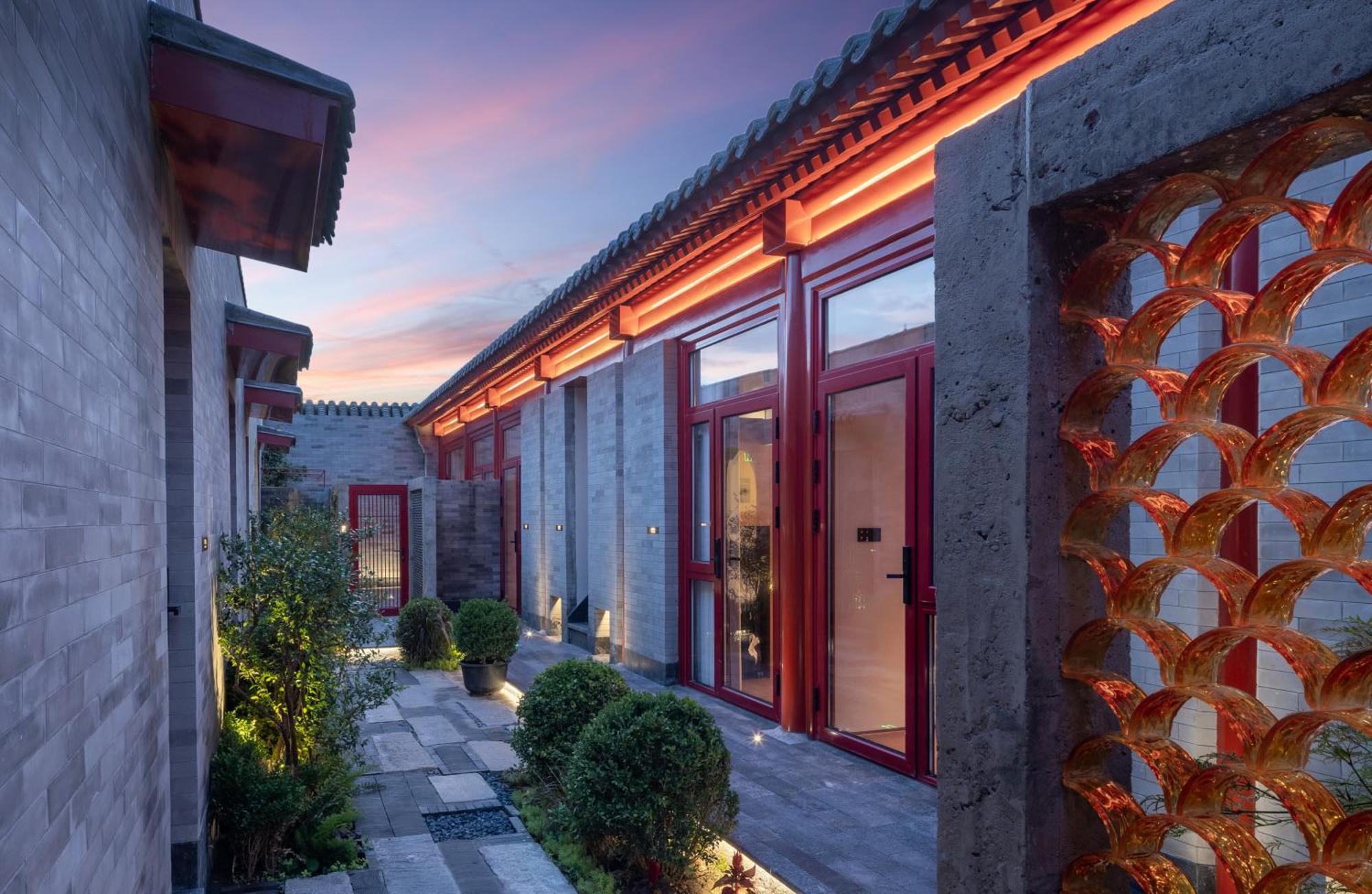 Happy Dragon Courtyard- Newly Renovated With French Windows, Near Tian'Anmen Forbidden City,Lama Temple And Heaven Temple, 3Minutes Walk From Subway,Fluent English Speaking With Tourist Sights Tickets Service ,Free Coffee &Laundry Service Hotel Beijing Exterior photo