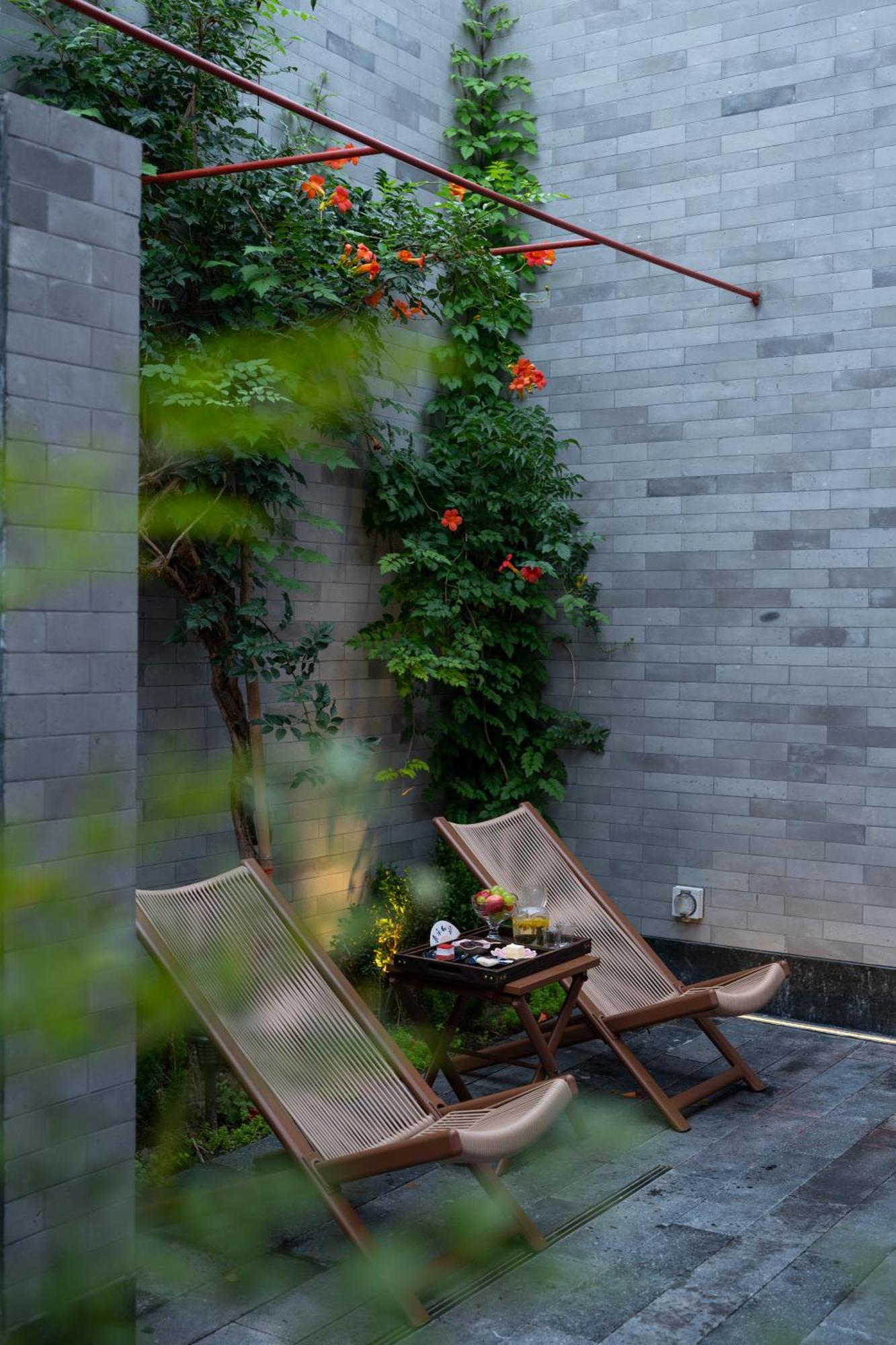 Happy Dragon Courtyard- Newly Renovated With French Windows, Near Tian'Anmen Forbidden City,Lama Temple And Heaven Temple, 3Minutes Walk From Subway,Fluent English Speaking With Tourist Sights Tickets Service ,Free Coffee &Laundry Service Beijing Exterior photo