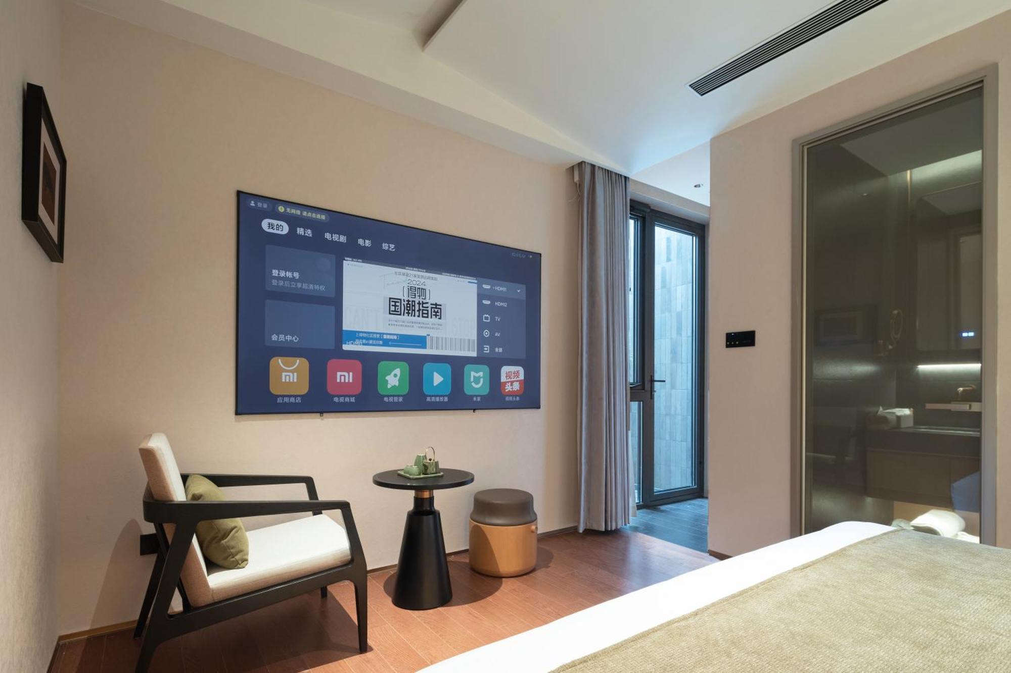 Happy Dragon Courtyard- Newly Renovated With French Windows, Near Tian'Anmen Forbidden City,Lama Temple And Heaven Temple, 3Minutes Walk From Subway,Fluent English Speaking With Tourist Sights Tickets Service ,Free Coffee &Laundry Service Beijing Exterior photo
