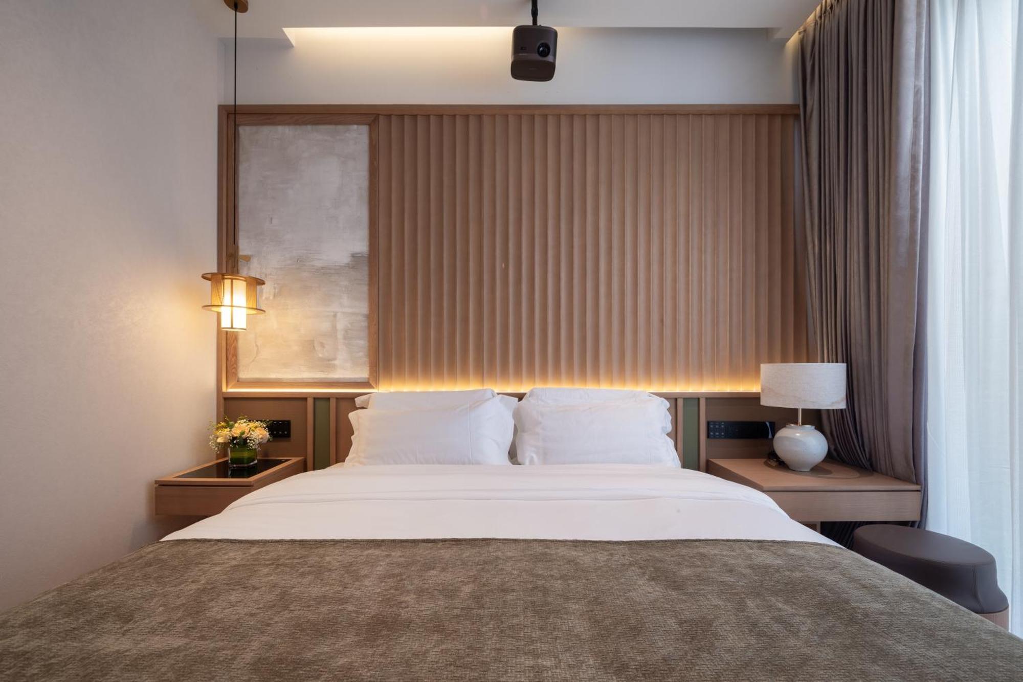 Happy Dragon Courtyard- Newly Renovated With French Windows, Near Tian'Anmen Forbidden City,Lama Temple And Heaven Temple, 3Minutes Walk From Subway,Fluent English Speaking With Tourist Sights Tickets Service ,Free Coffee &Laundry Service Beijing Exterior photo